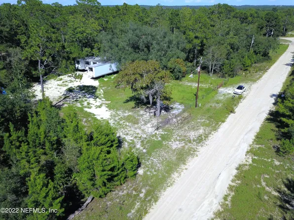 210 SWITZERLAND Street, Interlachen, FL 32148