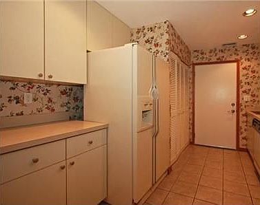 4th image of 1304 NE 105th St #5