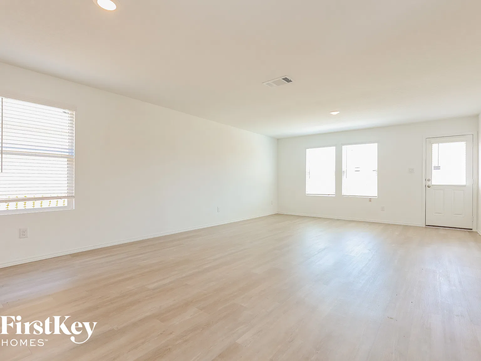 3 bed, 2.0 bath, 1474 sqft, $1,465 — Photo 2