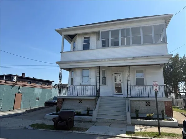 10 Knight St, Cranston, RI 02920