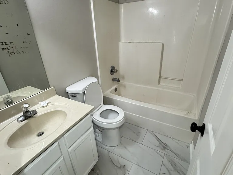 6628 Whitten Grove Dr — Photo 9