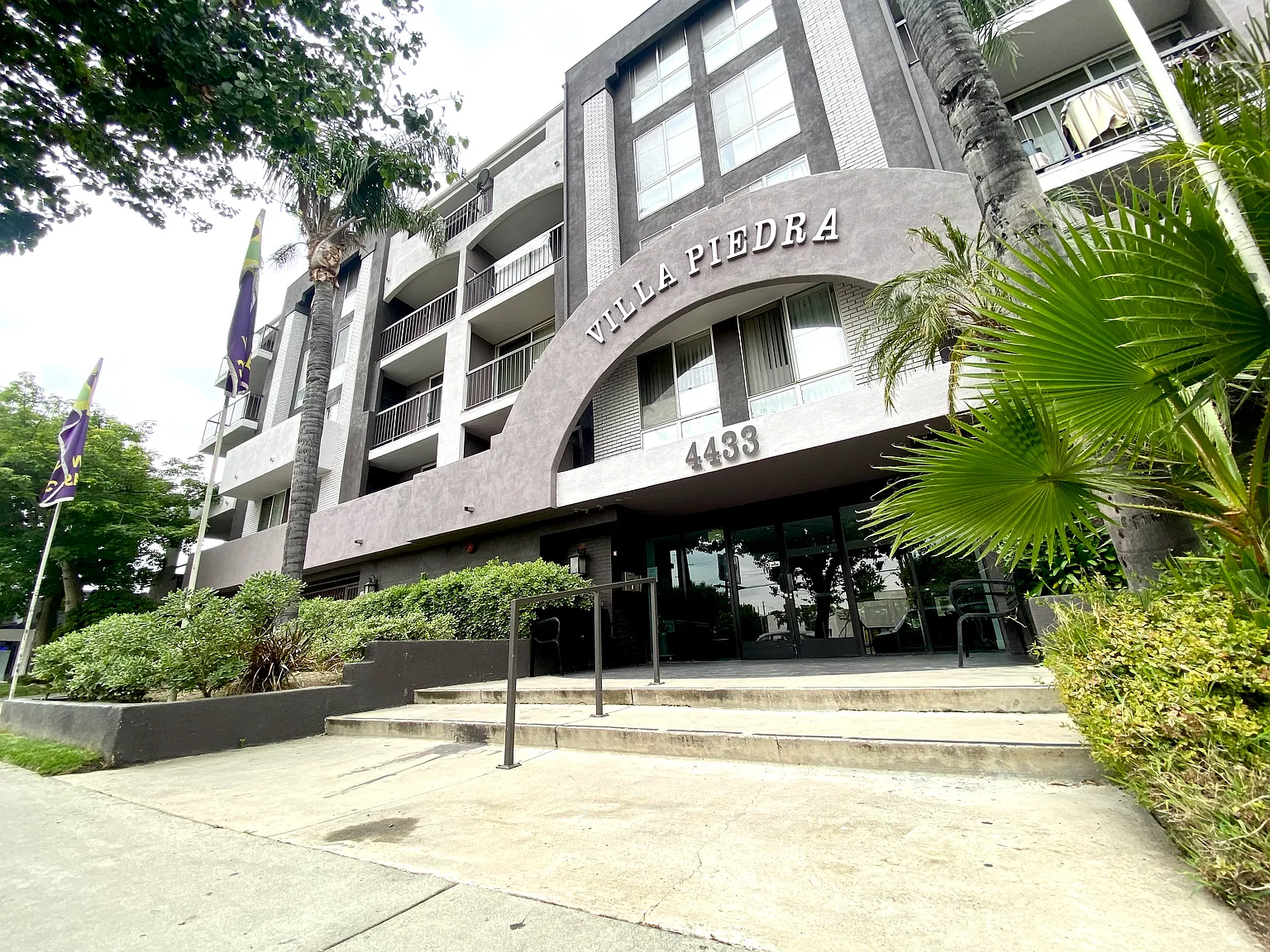 2 bed, $2,375 — Photo 1