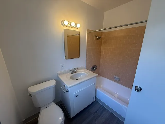 841 Grand Ave #6 — Photo 8
