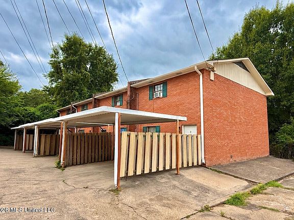 5th image of 219 W Chickasaw St