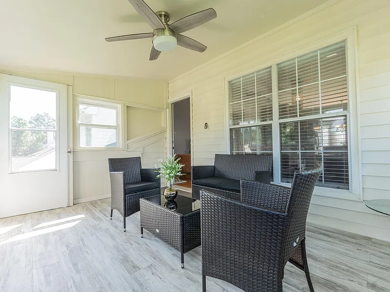 4589 Brook Farms Dr — Photo 40