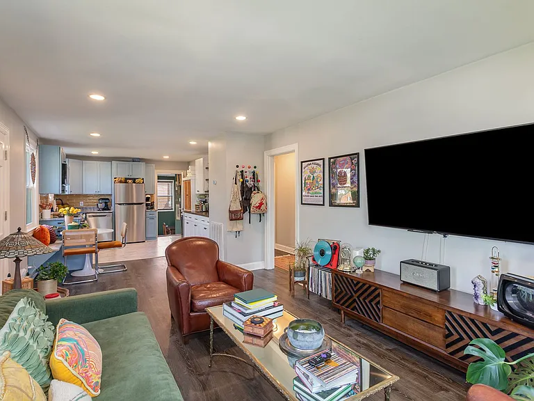 245 Collier Ave — Photo 5