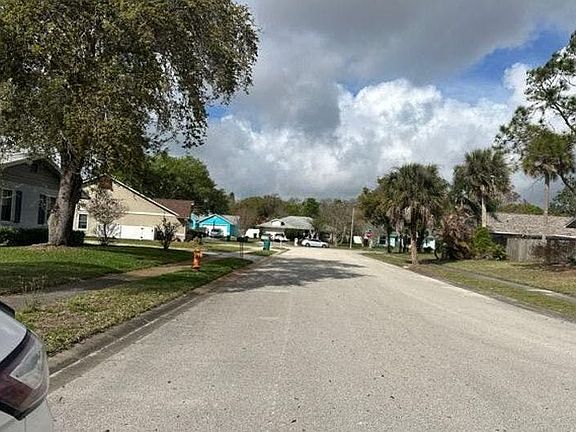 4th image of 711 Date Palm Blvd