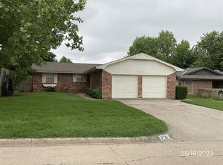 5720 NW 62nd St, Warr Acres, OK 73122