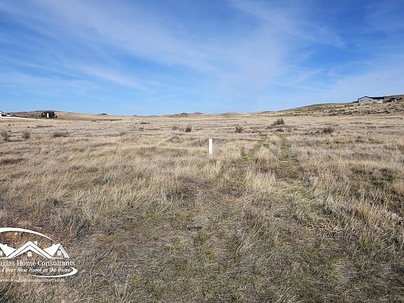 2nd image of 26 Sage Meadow Rd