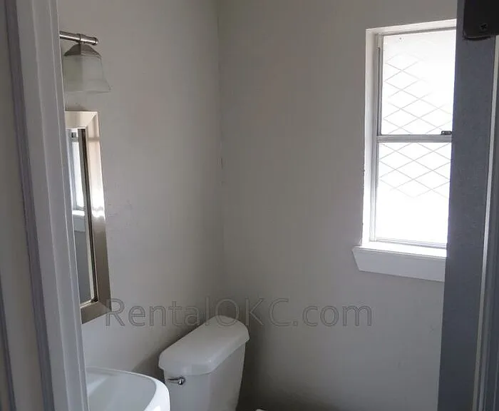 5320 N Drexel Blvd — Photo 16