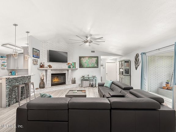 4th image of 1598 SANTA MARIE Court