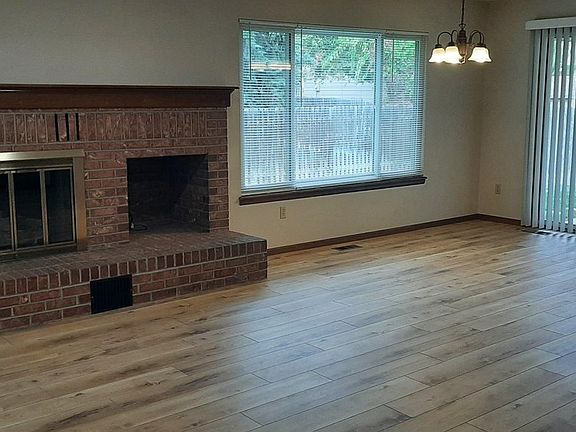 2nd image of 4219 Kingsbury Dr