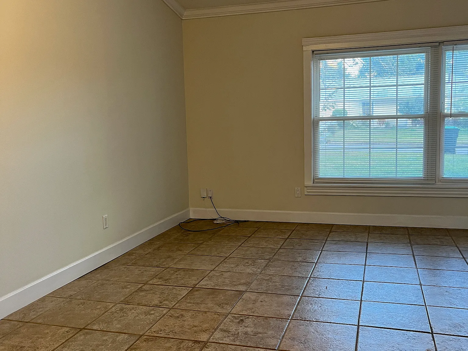 4 bed, 2063 sqft, $2,350 — Photo 3