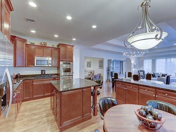 4th image of 286 Madeira Blvd