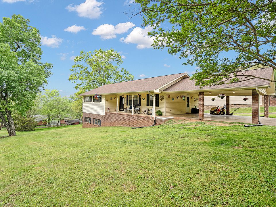 1st image of 166 Marilyn Cir