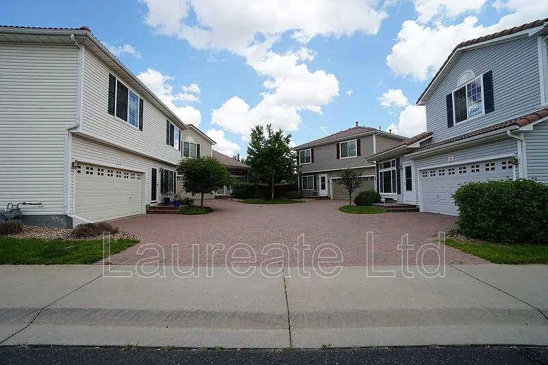 3 bed, 2.5 bath, 1522 sqft, $2,595 — Photo 2