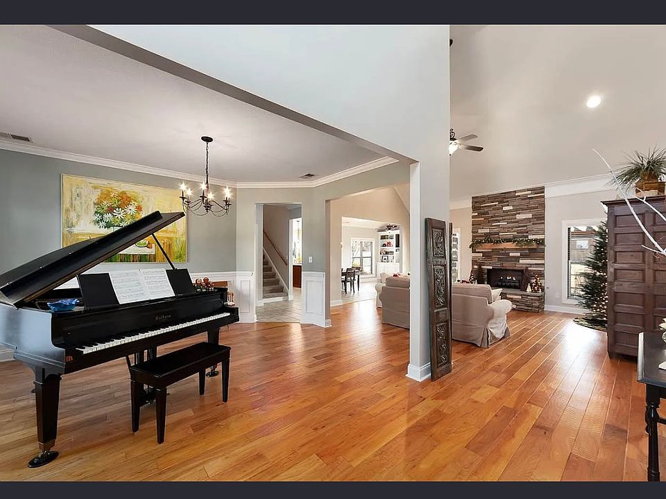 1st image of 66 Morning Grove Dr