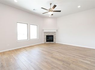 9220 NW 86th St, Yukon, OK 73099