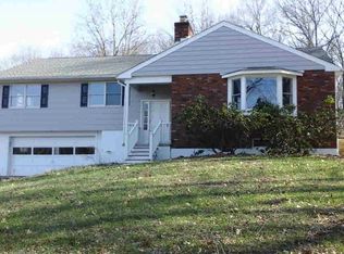 562 Hollow Rd, Staatsburg, NY 12580