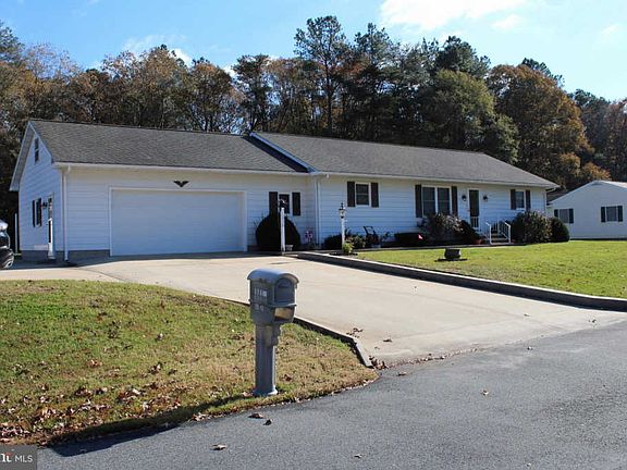 5th image of 210 Sandy Beach Dr