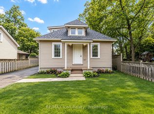 1270 Spring Gardens Rd, Burlington, ON L7T 1J8