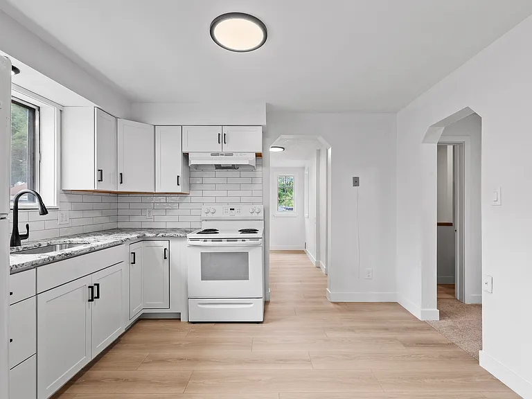 1037 N Cleveland Ave — Photo 10