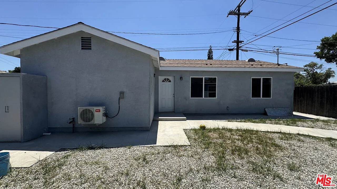 3 bed, 2.0 bath, 749 sqft, $3,600 — Photo 1