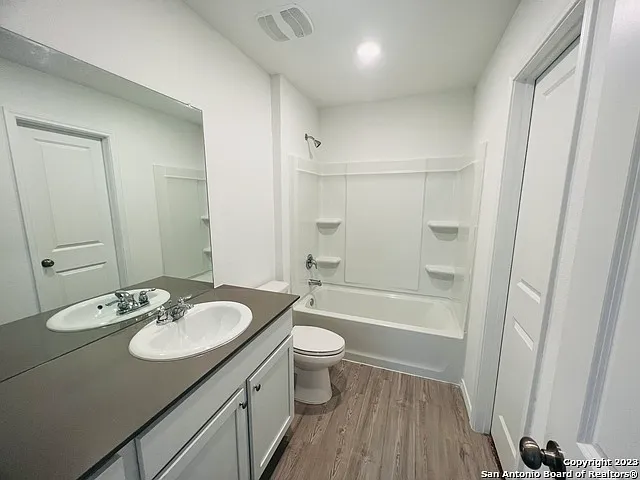 9268 James Bowie — Photo 13