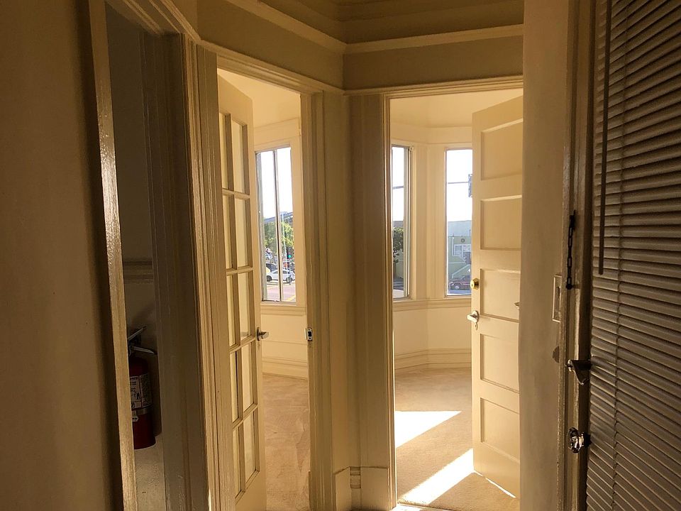 1st image of 102 Los Olivos Ave