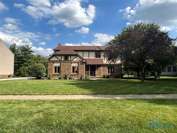 4th image of 682 Heathermoor Ln