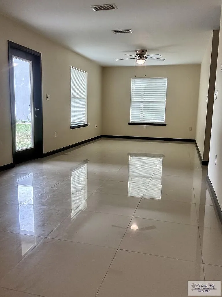 2 bed, 2.0 bath, 1203 sqft, $1,350 — Photo 3