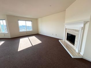 3131 Vicente St APT 303, San Francisco, CA 94116