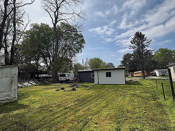 2nd image of 7173 N Detroit Rd
