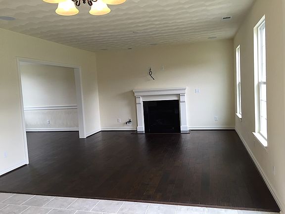 4th image of 206 Mayberry Ct