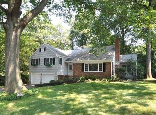 11 Oak Forest Ln, Summit, NJ 07901