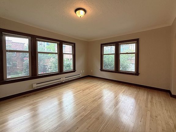 4th image of 2032 Yale Ave E APT 204