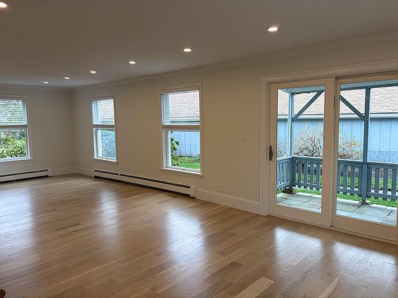 4th image of 39 Tower Hill Road APT 15B