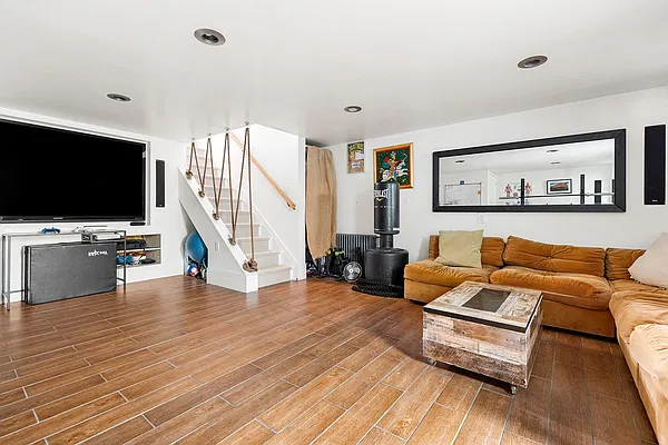 Sold by Compass | media 5