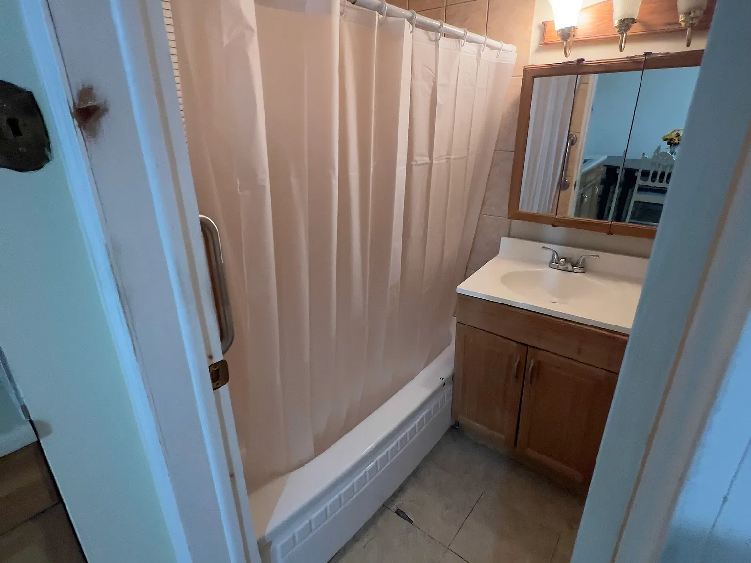 1 bed, 780 sqft, $1,700 — Photo 4