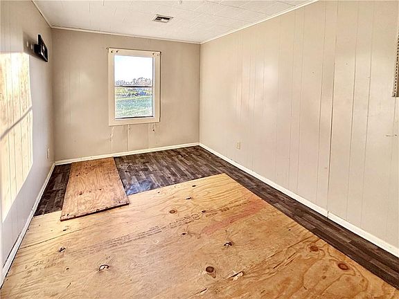 5th image of 108 Madewood Pl