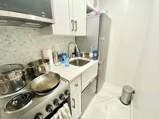 Rented by J PRESTON AND ASSOCIATES INC | media 27