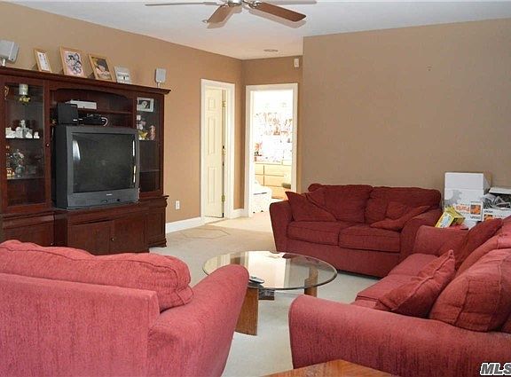 3rd image of 22 Orchard Dr