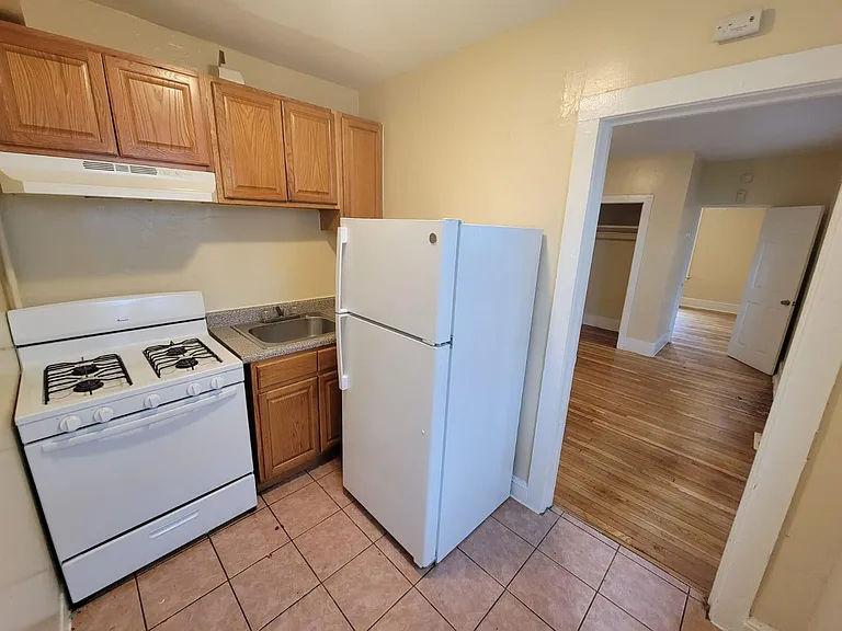 324 Goffe St #1 — Photo 10