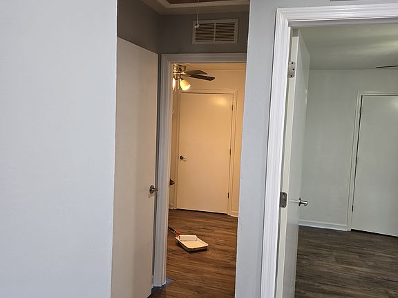 3rd image of 83 Robertson St