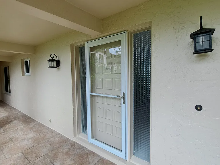 1 Colony Point Dr — Photo 8