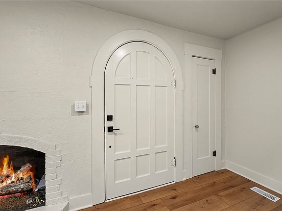 5th image of 1400 W Emma Ave