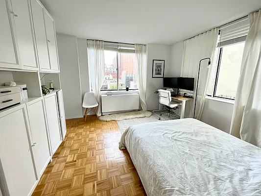 Rented by Tabak Real Estate | media 18