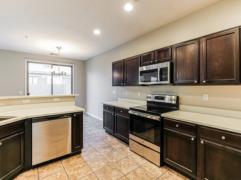 1444 N 80th Dr — Photo 8