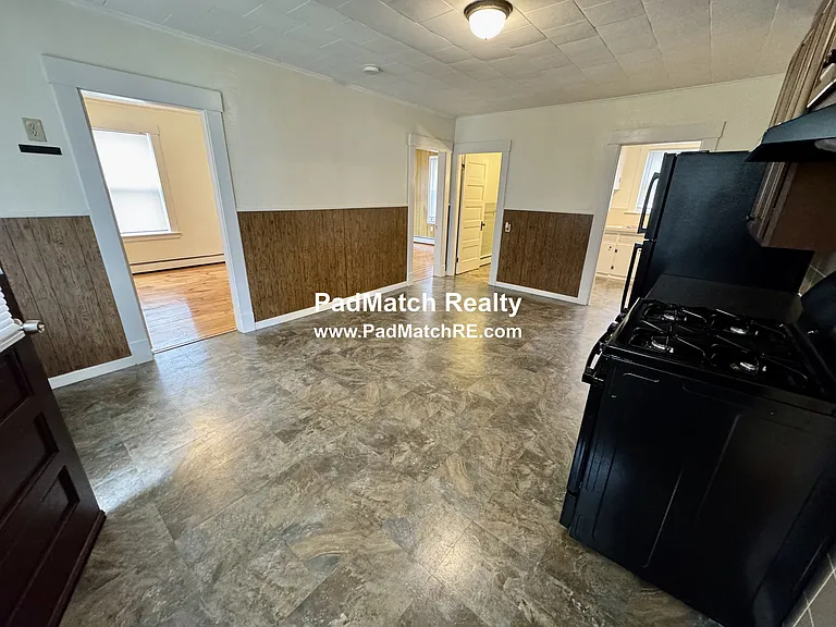 219 Charlton St #1 — Photo 8