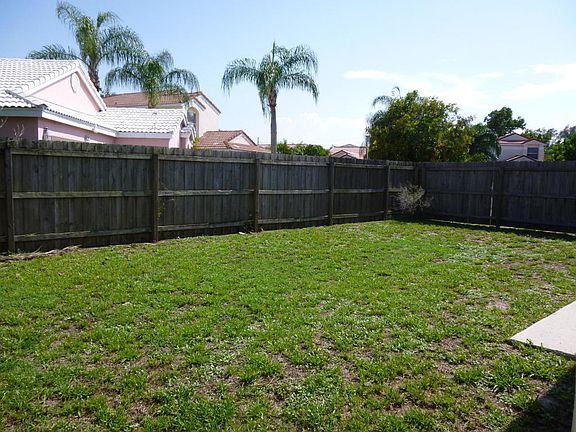 5th image of 200 Wedgewood Cir